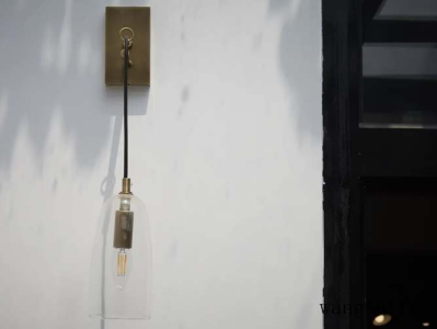 蓝色灰色哪个颜色好看（蓝色灰色哪个颜色好看图片）