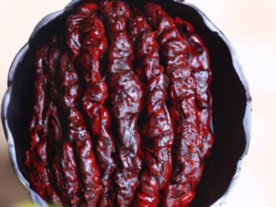 黑檀和酸枝哪个手感好？一探木材质地的比较