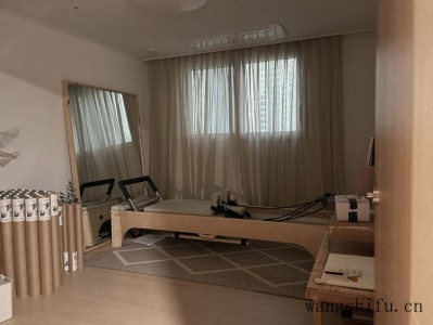 吸塑门板和烤漆哪个好（吸塑门板和烤漆哪个好些）