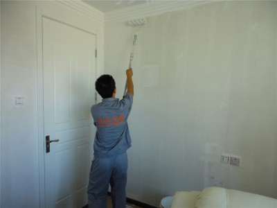 墙面贴壁纸有哪些步骤？