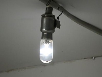 灯管不亮的原因及处理方法