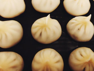 银箔及银箔图片：制作过程、应用领域、特点和保养方法