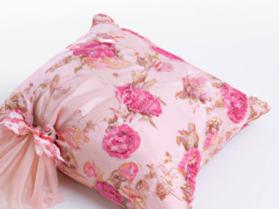 棉花和丝棉哪个更好（棉花和丝棉哪个更好一些）