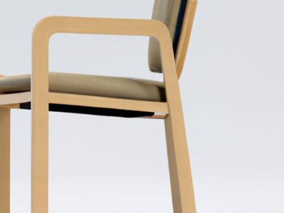 移动插座及移动插座轨道：更加便捷的电力管理方式