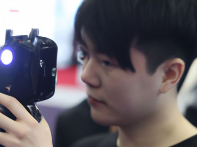 投影机家用哪个牌子好？如何选择合适的投影机家用？