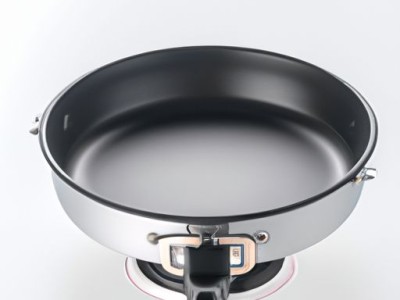 不锈钢炒锅与铁锅，哪个更好？