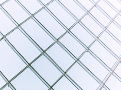 超白玻璃和普通玻璃的区别及优劣比较