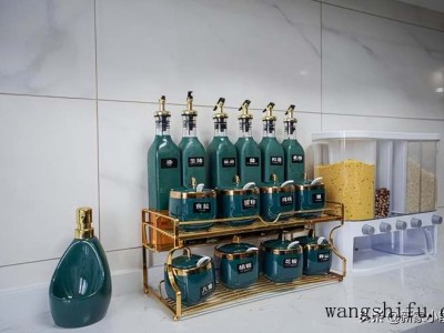 实木颗粒板衣柜（实木颗粒板衣柜多少钱一平方）