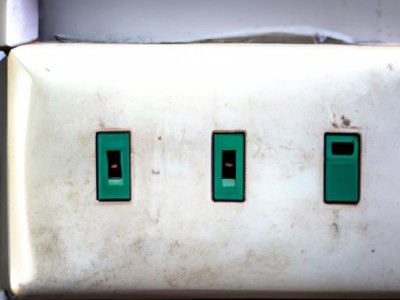 漏电开关总是跳闸怎么回事？