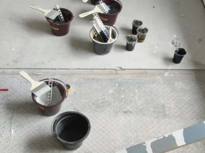 灭火器的操作使用步骤简写（灭火器的操作使用步骤简写为）