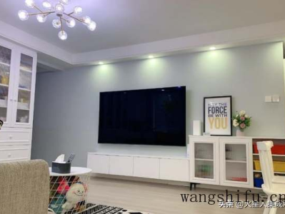 阳台是贴墙砖还是刷白