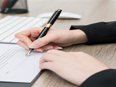 购房合同上面的编号是不是备案号