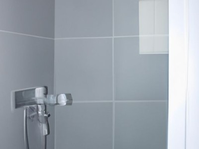 淋浴房自洁玻璃及其缺点