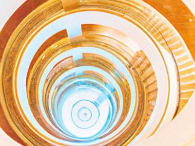 水晶楼梯：打造奢华之美的绝佳选择