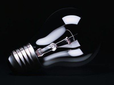 氙气灯与LED哪个更亮？