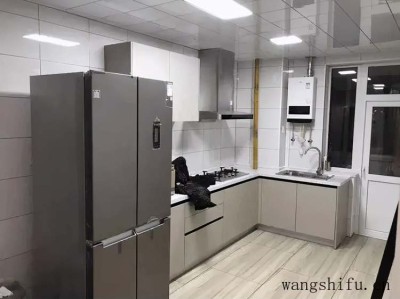 刮腻子前墙面怎么找平