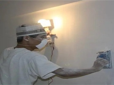 柜子后面的墙需要怎么处理