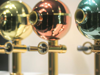 挂墙式手动皂液器的使用方法及注意事项