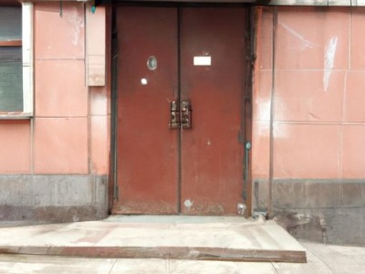 白色门和红色门哪个好看？白色红色门哪个好看图片欣赏