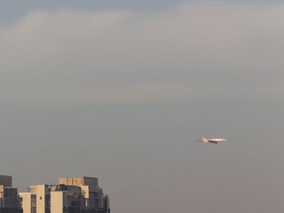 木板床（木板床一动就吱吱响怎么办）