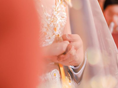 订婚是哪个手指？