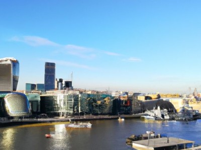 英伦风格男装：经典与时尚的完美结合