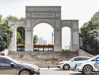 壁纸与壁布哪个好？