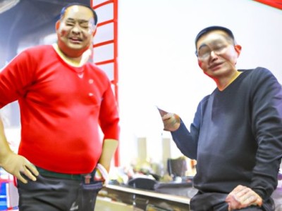 老板与名气油烟机哪个好？