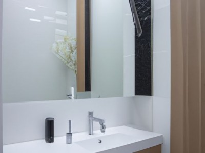 浴室镜柜：打造舒适的浴室环境