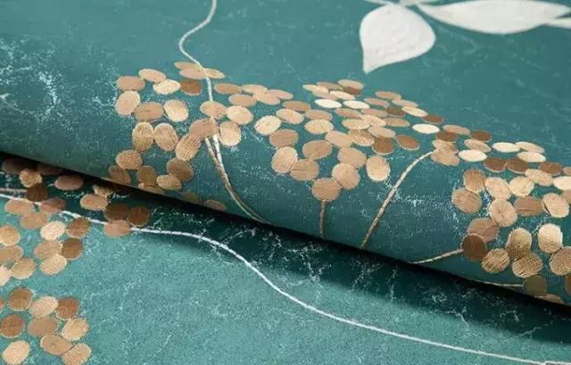 准备装修房子，请教各位墙面用壁纸好还是壁布好？