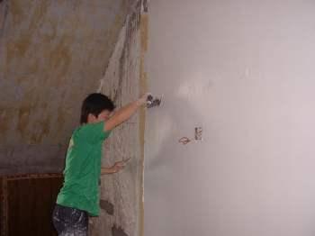 自己粉刷内墙，有哪些施工步骤和材料？