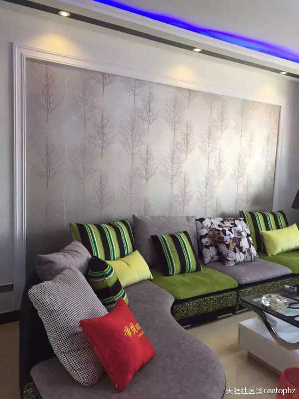 电视背景墙如何用沃莱菲壁纸壁布来装饰，好看又实在