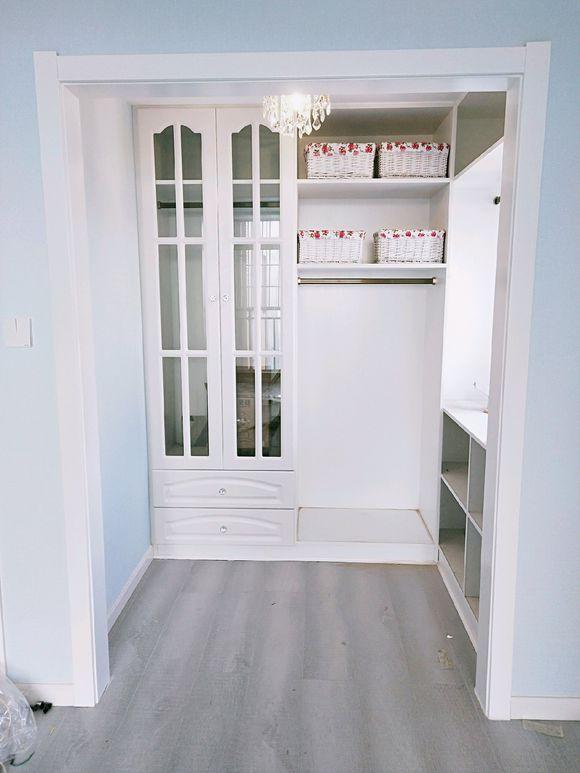 新房目前花了11万，最后悔的是贴墙布，一屋子都是难闻的味道