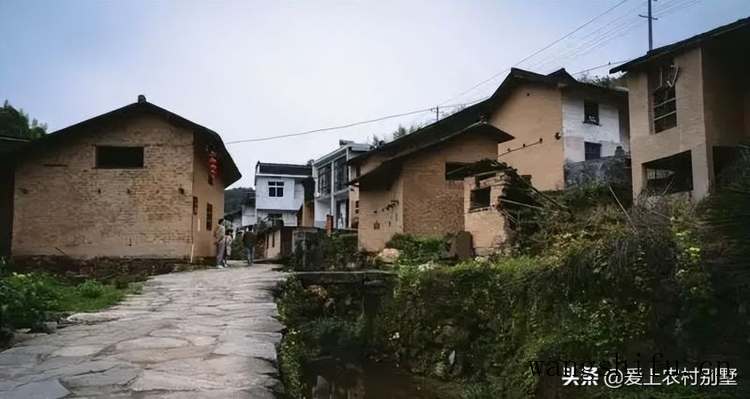 墙面泛碱怎么处理？