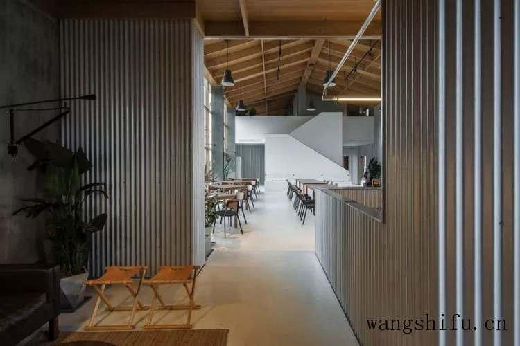 如何防止涂料变色？