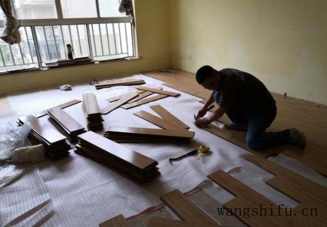 旧房翻新，我直接在瓷砖上铺木地板，最初家人不看好，完工后真香 旧房翻新 第3张 旧房翻新，我直接在瓷砖上铺木地板，最初家人不看好，完工后真香 旧房翻新 粉刷匠第3张