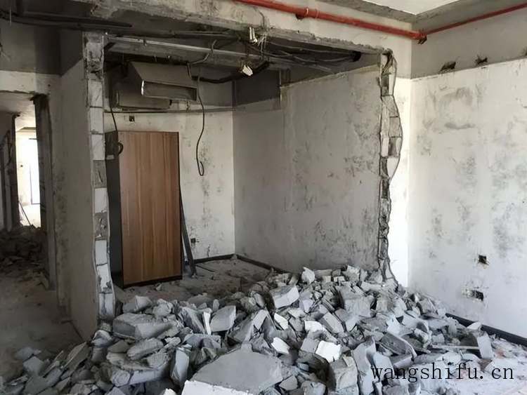 为什么老房改造这么贵？别再说装修公司坑你，贵有贵的道理 旧房翻新 第1张 为什么老房改造这么贵？别再说装修公司坑你，贵有贵的道理 旧房翻新 粉刷匠第1张