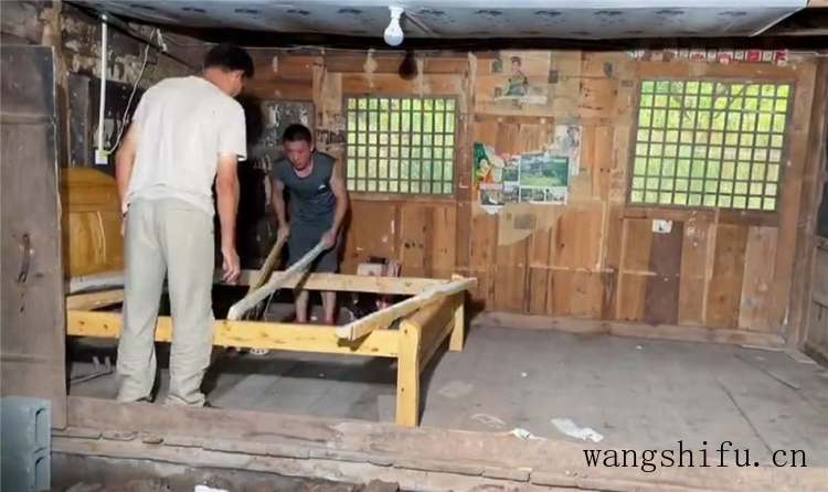 他用1个月时间，将乡下废旧木屋，变成舒适小家，住后不想回城里 旧房翻新 第2张 他用1个月时间，将乡下废旧木屋，变成舒适小家，住后不想回城里 旧房翻新 粉刷匠第2张