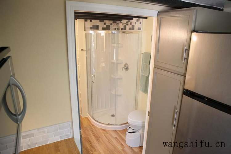 登山鞋哪个牌子好（防滑登山鞋哪个牌子好）