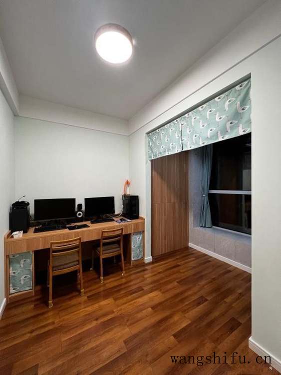 贴墙纸和刷漆哪个贵?