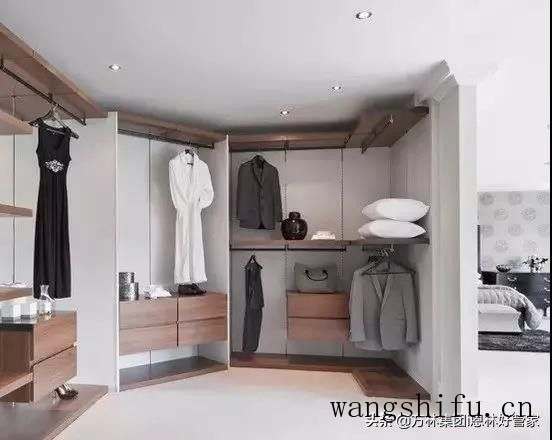 如何轻松打造衣帽间？小户型也能拥有生活的仪式感 旧房翻新 第8张 如何轻松打造衣帽间？小户型也能拥有生活的仪式感 旧房翻新 粉刷匠第8张