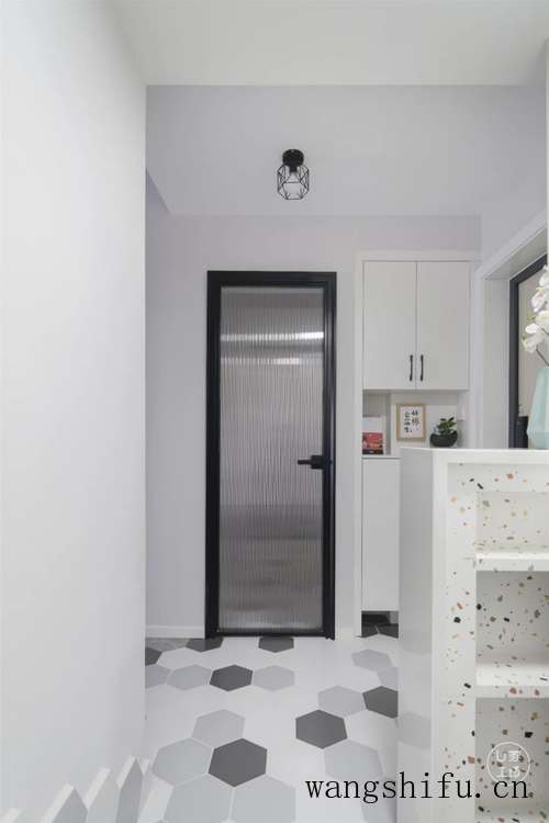 废旧荧光灯属于什么垃圾（废旧荧光灯属于什么垃圾类型）