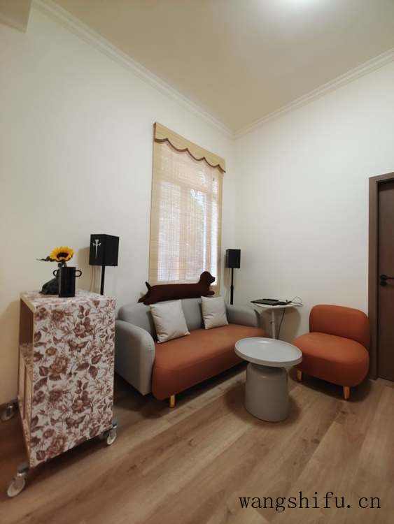 哪个酒店有晚餐的（哪个酒店有晚餐的英文）