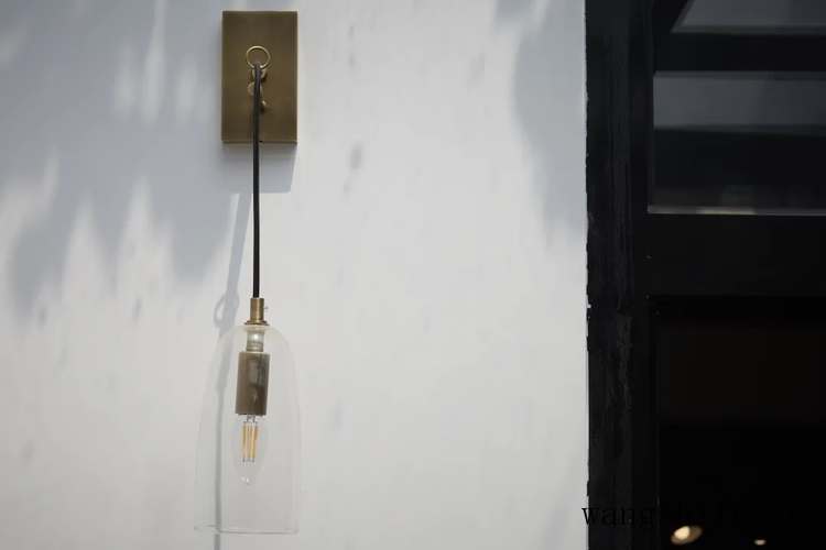 蓝色灰色哪个颜色好看（蓝色灰色哪个颜色好看图片）