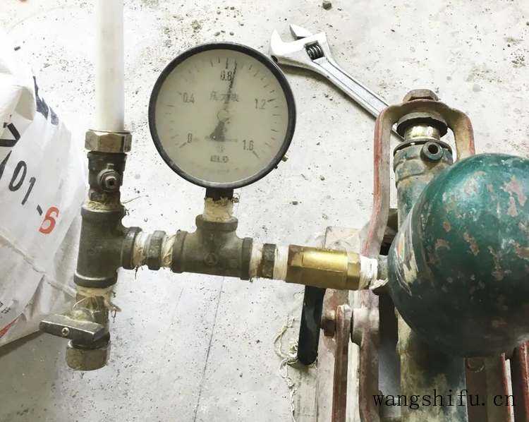 暖气管道移位,知道这些改造更完美(暖气管道移位,知道这些改造更完美吗) 暖气管道移位,知道这些改造更完美(暖气管道移位,知道这些改造更完美吗)