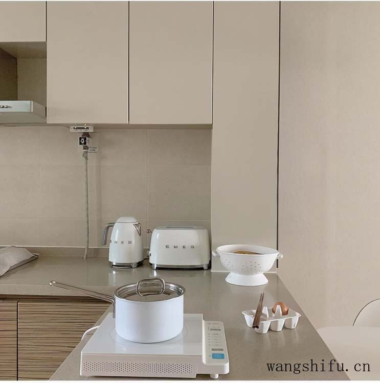 哪个红色的门漂亮（哪个红色的门漂亮一点）