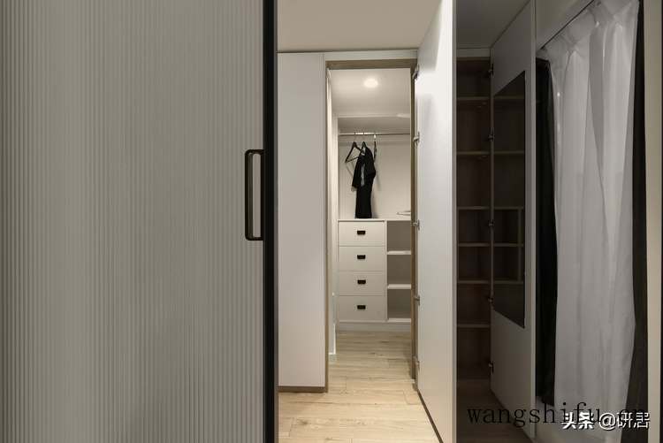 ​60㎡的老破小，住着三代人，挤出3间卧室，还有大衣帽间和书房 旧房翻新 第27张 ​60㎡的老破小，住着三代人，挤出3间卧室，还有大衣帽间和书房 旧房翻新 粉刷匠第27张