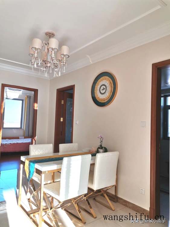 她家精装房这样搭配，不需要花时间重新装修，全屋效果也很好看 旧房翻新 第2张 她家精装房这样搭配，不需要花时间重新装修，全屋效果也很好看 旧房翻新 粉刷匠第2张