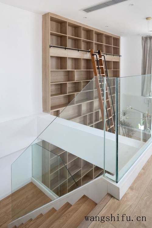 led灯三色哪个瓦数低（led灯三色哪个瓦数低一点）