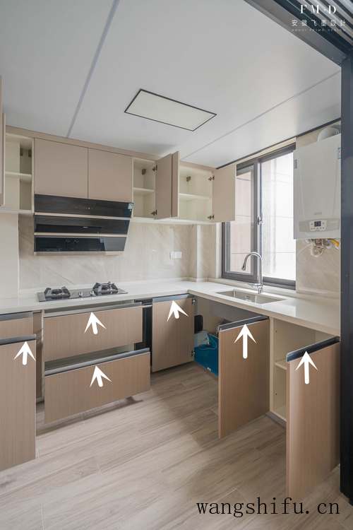 订婚戒指带哪个手指（婚庆公司一条龙一般多少钱）